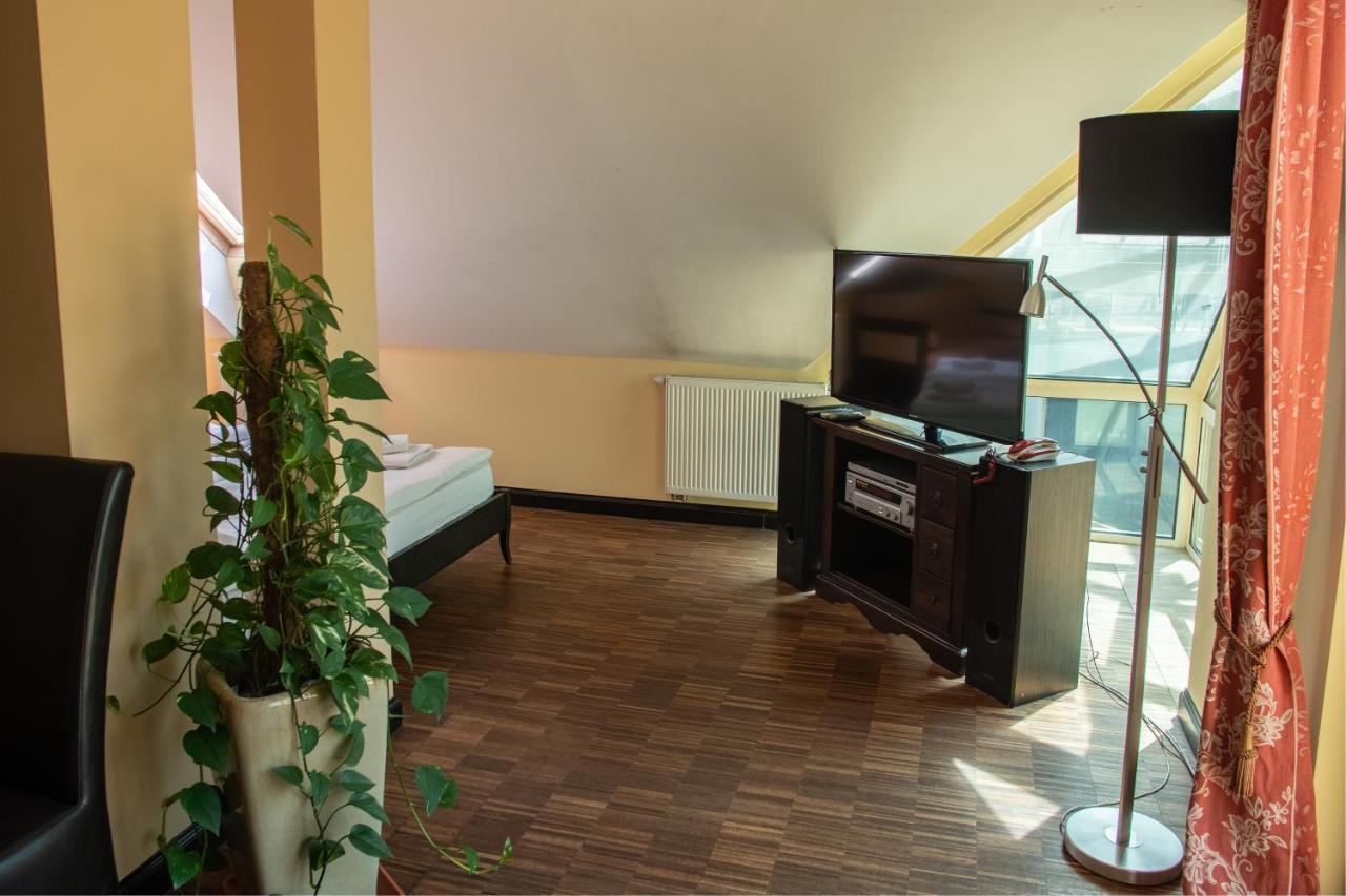 Glass Residence Otwock Ngoại thất bức ảnh